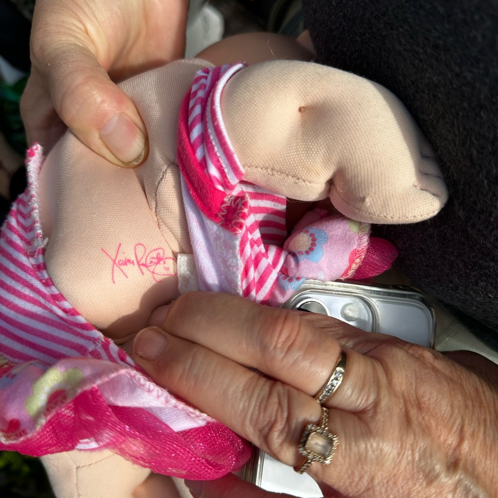 Cabbage patch Doll - Picture 2 of 2